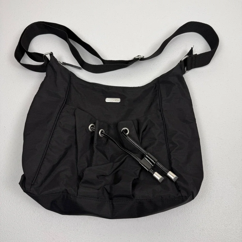 Baggallini Black‎ Nylon Crossbody Bag Hobo Shoulder Messenger Travel Purse
